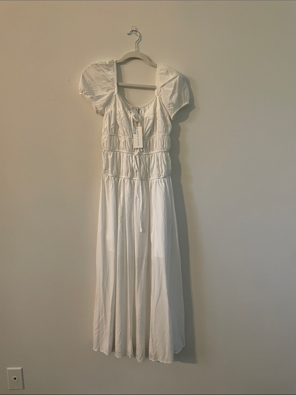 Moon River White Puff-Sleeve Maxi Dress with Smocked Waist and Tie